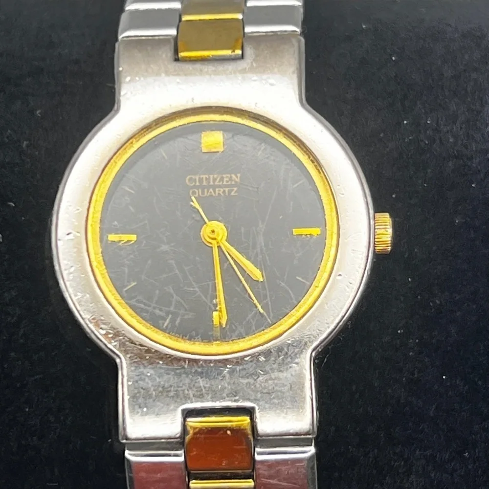 Citizen Vintage Petite Round Black Silver and Gold tones Ladies Watch Working